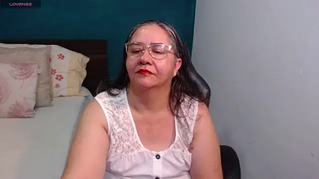 scaelettdubois online show from May 12, 2026, 1:36 am