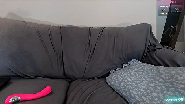 EmoDream1998 online show from October 12, 2025, 11:37 pm