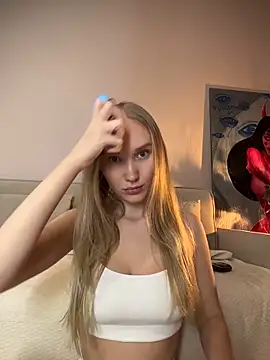 MariaTull online show from November 13, 2025, 6:18 pm