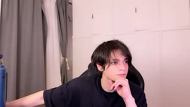 SasukeUhchiaa online show from March 24, 2026, 3:22 am