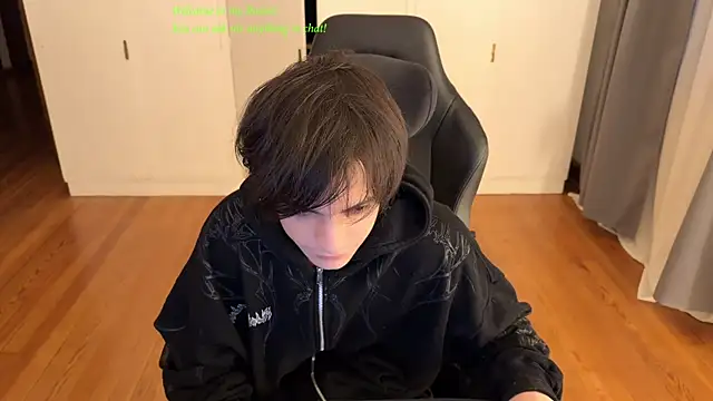 Snapshot of SasukeUhchiaa chatting on July 28, 2026, 9:14 pm SasukeUhchiaa online show from July 28, 2026, 9:14 pm