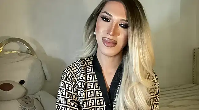 Snapshot of Ts_glamxxxx chatting on February 7, 2025, 12:39 pm Ts glamxxxx online show from February 7, 2025, 12:39 pm