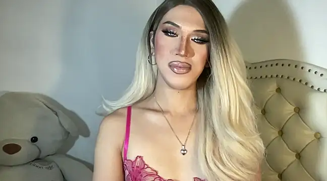 Snapshot of Ts_glamxxxx chatting on February 18, 2025, 5:53 am Ts glamxxxx online show from February 18, 2025, 5:53 am