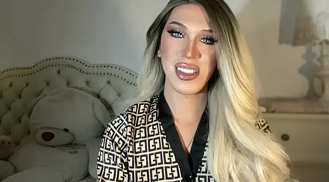 Snapshot of Ts_glamxxxx chatting on February 27, 2025, 2:10 pm Ts glamxxxx online show from February 27, 2025, 2:10 pm