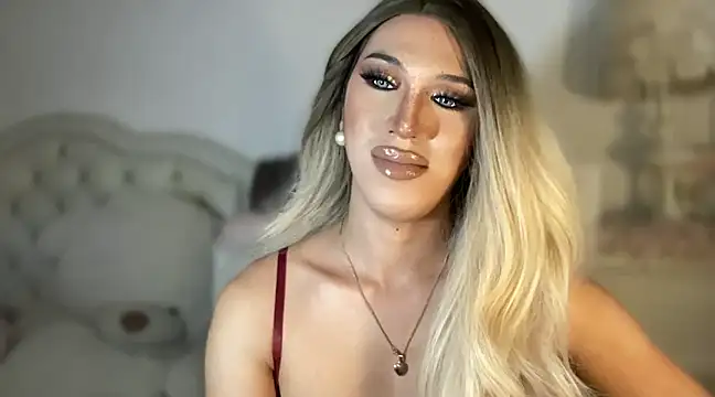 Snapshot of Ts_glamxxxx chatting on March 21, 2025, 1:12 pm Ts glamxxxx online show from March 21, 2025, 1:12 pm