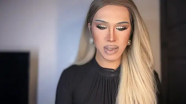 Ts glamxxxx online show from January 18, 2026, 2:04 am