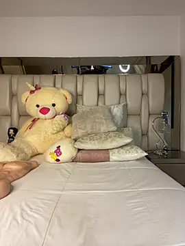 Snapshot of ALISSON_FOXXX1 chatting on December 23, 2024, 11:39 pm ALISSON FOXXX1 online show from December 23, 2024, 11:39 pm