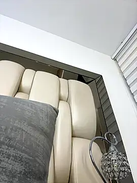 Snapshot of ALISSON_FOXXX1 chatting on October 2, 2025, 9:00 pm ALISSON FOXXX1 online show from October 2, 2025, 9:00 pm