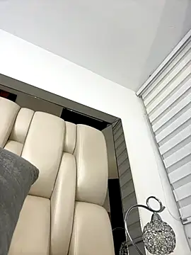 Snapshot of ALISSON_FOXXX1 chatting on October 10, 2025, 8:52 pm ALISSON FOXXX1 online show from October 10, 2025, 8:52 pm