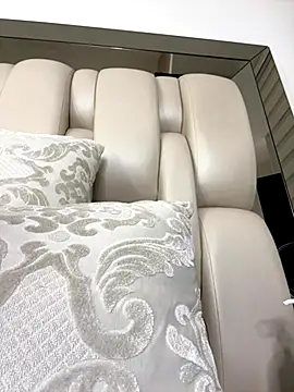 ALISSON FOXXX1 online show from December 1, 2025, 11:32 pm