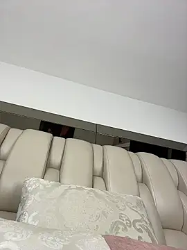 ALISSON FOXXX1 online show from April 7, 2026, 10:53 pm