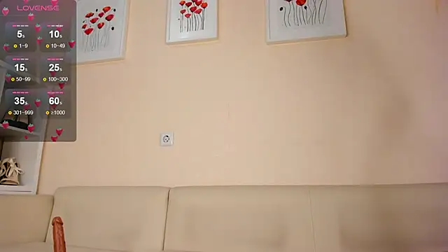 rosa mariposa  online show from December 10, 2024, 2:06 pm