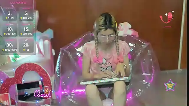 Snapshot of Skinygirl chatting on February 10, 2026, 12:04 am Skinygirl online show from February 10, 2026, 12:04 am