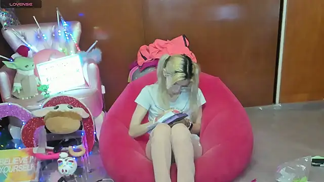 Skinygirl online show from July 10, 2026, 12:26 am