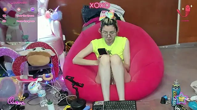 Skinygirl online show from August 1, 2026, 1:49 am