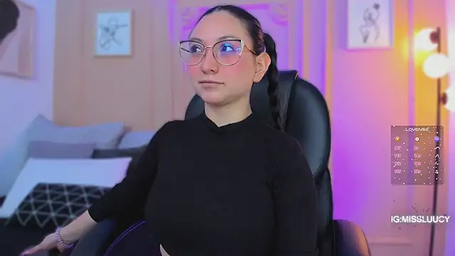 lucy neil online show from March 14, 2026, 2:39 am