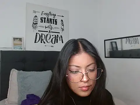 vaness weet online show from October 4, 2025, 8:07 pm