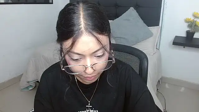 vaness weet online show from November 15, 2025, 7:43 pm