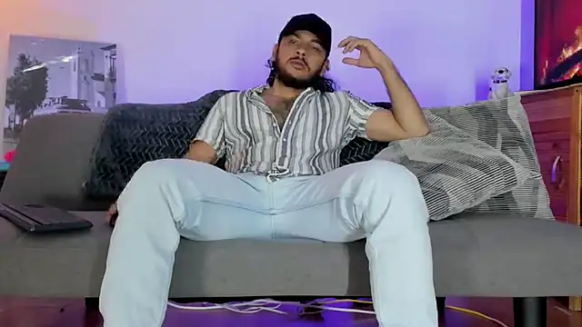 Snapshot of tuyo1995 chatting on October 12, 2025, 5:45 pm tuyo1995 online show from October 12, 2025, 5:45 pm