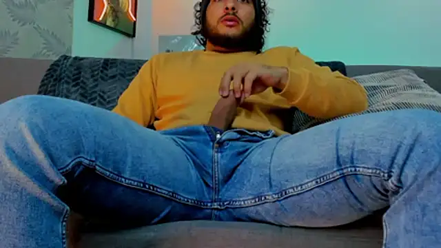 Snapshot of tuyo1995 chatting on October 24, 2025, 12:34 pm tuyo1995 online show from October 24, 2025, 12:34 pm