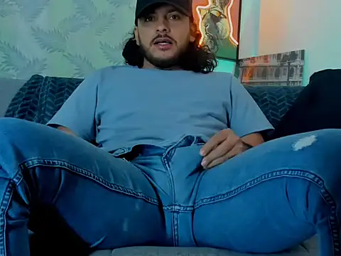 Snapshot of tuyo1995 chatting on October 31, 2025, 3:13 pm tuyo1995 online show from October 31, 2025, 3:13 pm