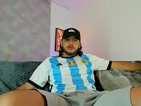 Snapshot of tuyo1995 chatting on November 9, 2025, 6:17 pm tuyo1995 online show from November 9, 2025, 6:17 pm