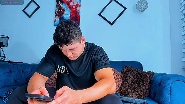 Leonsmoron online show from October 22, 2025, 8:41 pm