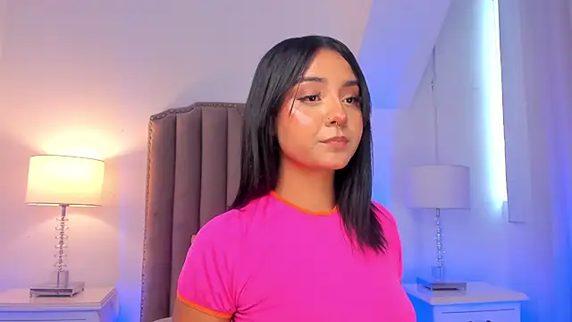 Emma Torres   online show from December 16, 2024, 3:43 pm