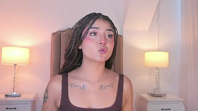 Emma Torres   online show from January 12, 2026, 11:59 am