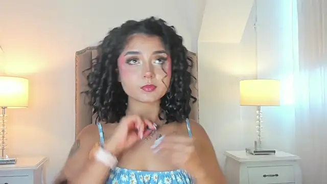 Emma Torres   online show from April 14, 2026, 12:33 pm