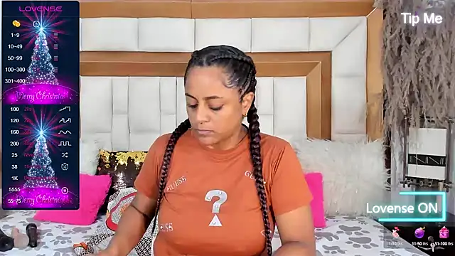 BellaKarla online show from December 24, 2024, 2:12 pm