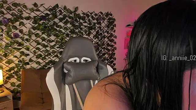 annie barozzi online show from January 8, 2025, 1:31 pm