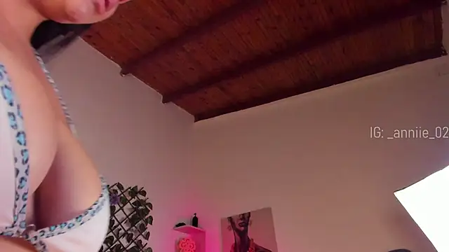 annie barozzi online show from January 8, 2025, 4:33 pm