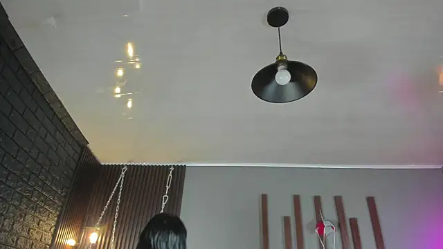 annie barozzi online show from December 2, 2025, 1:28 pm