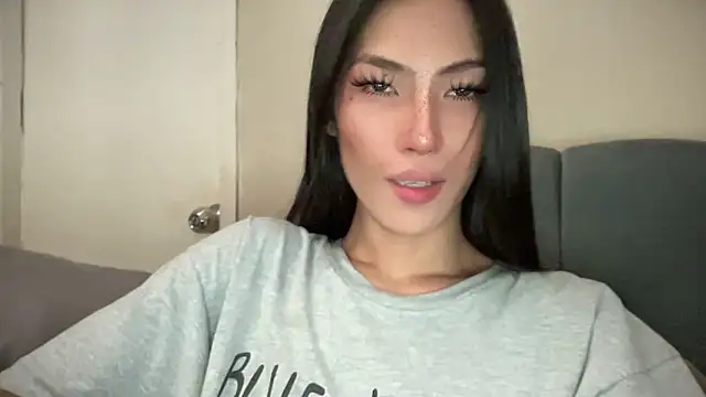 Bella Gordon online show from September 21, 2025, 6:15 am