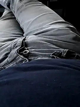 kiam471 online show from December 11, 2024, 2:44 pm