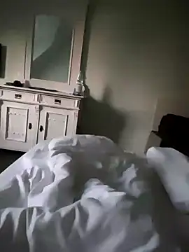 kiam471 online show from October 19, 2025, 5:30 am