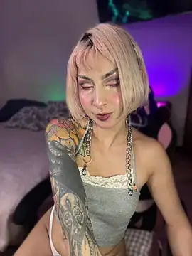 Cinamoonn online show from June 12, 2026, 9:14 pm