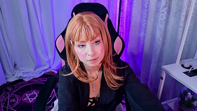 Cinamoonn online show from July 18, 2026, 8:56 pm