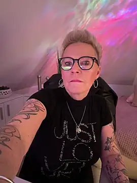 German Milf online show from January 19, 2026, 1:48 pm