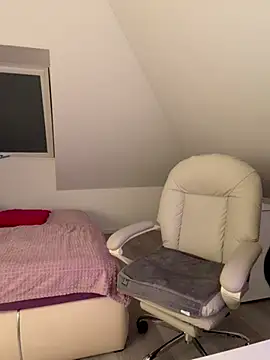 German Milf online show from March 4, 2026, 2:23 pm