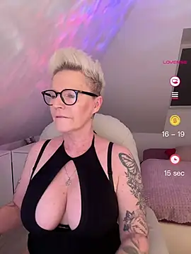Snapshot of German_Milf chatting on April 28, 2026, 12:43 pm German Milf online show from April 28, 2026, 12:43 pm