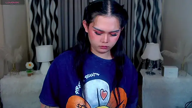 Ella Fantasiax online show from October 19, 2025, 6:36 am