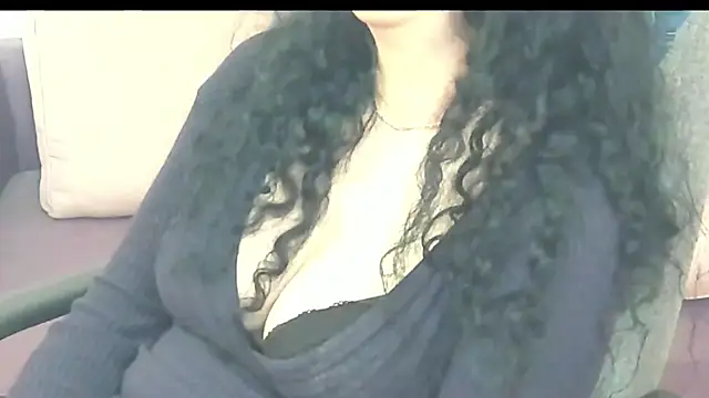 Snapshot of SweetArtemis chatting on February 17, 2025, 10:07 am SweetArtemis online show from February 17, 2025, 10:07 am