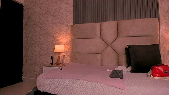 Snapshot of Cris__sweet chatting on February 21, 2025, 11:44 am Cris sweet online show from February 21, 2025, 11:44 am