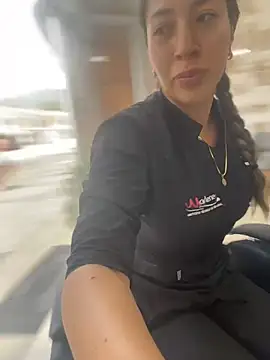 daniela henao online show from March 11, 2026, 5:41 pm