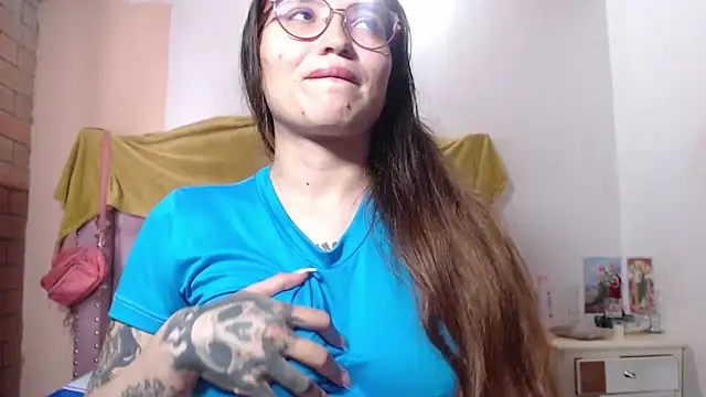 Snapshot of isabelle_adj chatting on March 15, 2025, 9:09 am isabelle adj online show from March 15, 2025, 9:09 am