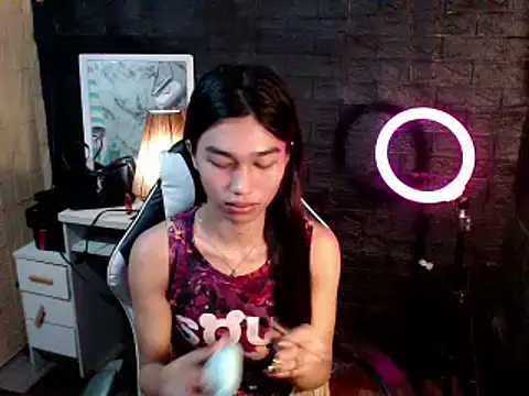 ToKeNa online show from March 15, 2025, 5:48 pm