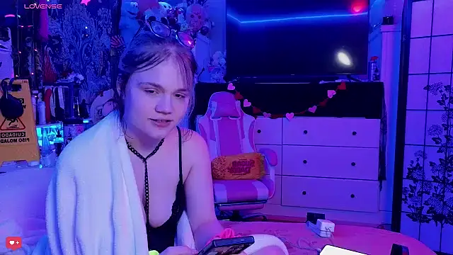 Cutiepiespanks online show from March 5, 2025, 5:29 am
