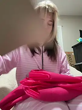 Snapshot of Cutiepiespanks chatting on February 1, 2026, 4:33 am Cutiepiespanks online show from February 1, 2026, 4:33 am